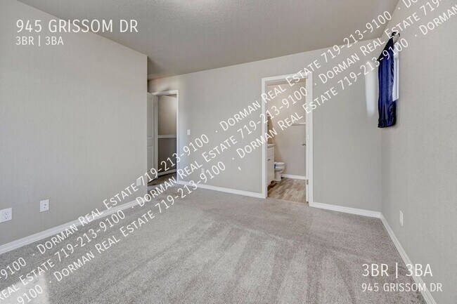 Building Photo - 945 Grissom Dr.