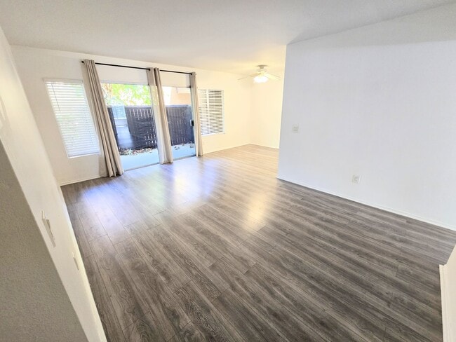 Building Photo - 18350 Hatteras St