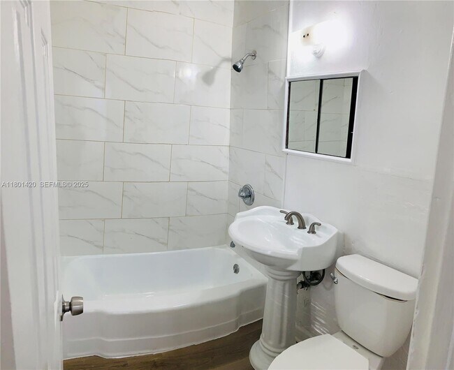 Building Photo - 691 NE 86th St