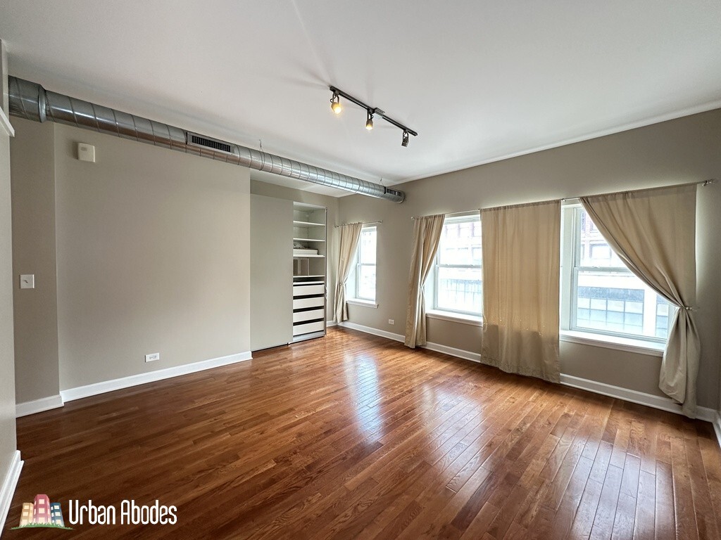 Building Photo - 674 N Orleans St