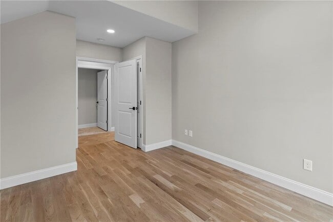 Building Photo - 376 Arnolds Neck Dr