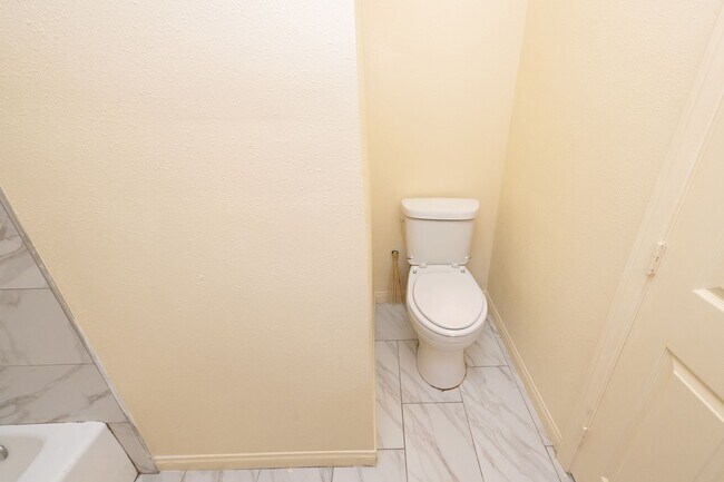 Building Photo - 1357-59 Marline Ave