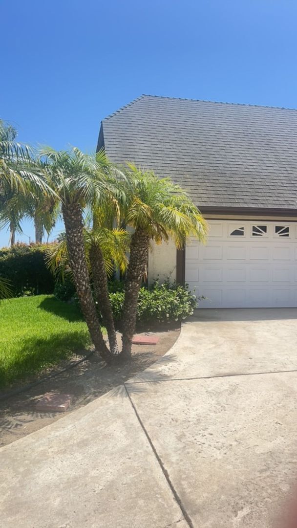 Primary Photo - 1356 Bobolink Dr