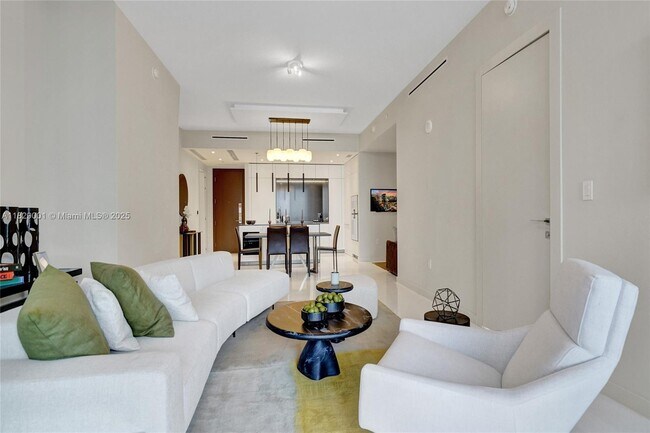 Building Photo - 300 Biscayne Blvd Way