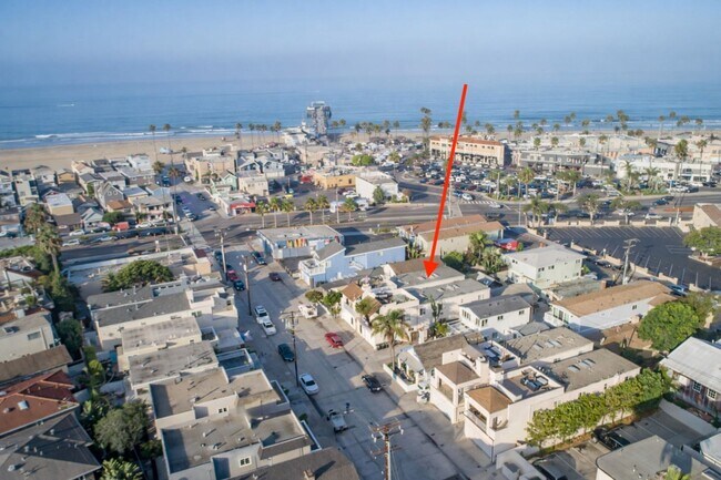 Building Photo - 215 20th St