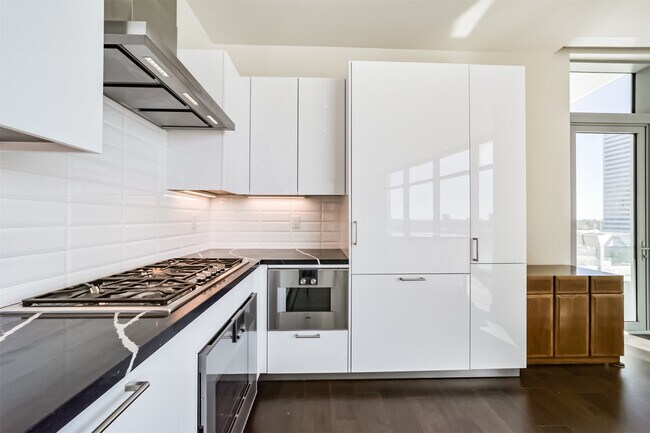 Building Photo - 4521 San Felipe St