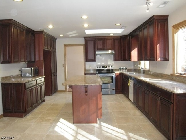 Building Photo - 35 Morningside Dr