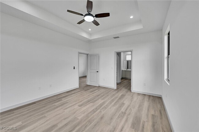 Building Photo - 1024 Halby Ave S