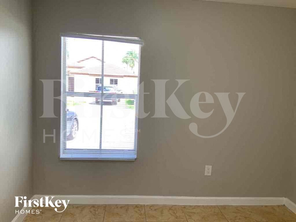 Building Photo - 12964 NW 8th Ln