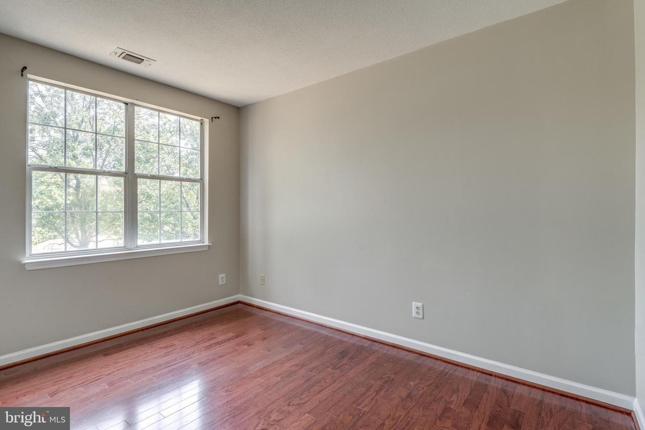 Building Photo - 20311 Beechwood Ter