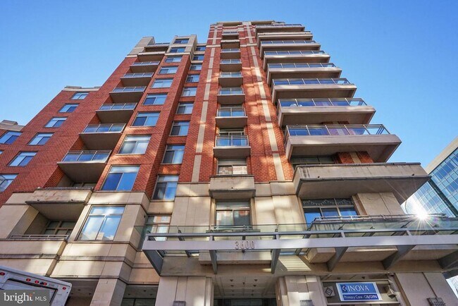 Building Photo - 3600 S Glebe Rd