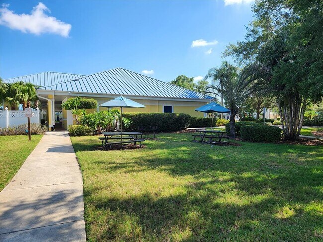 Building Photo - 615 Founders Dr