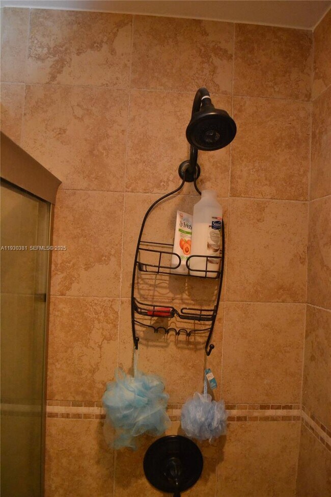 Building Photo - 9727 Hammocks Blvd