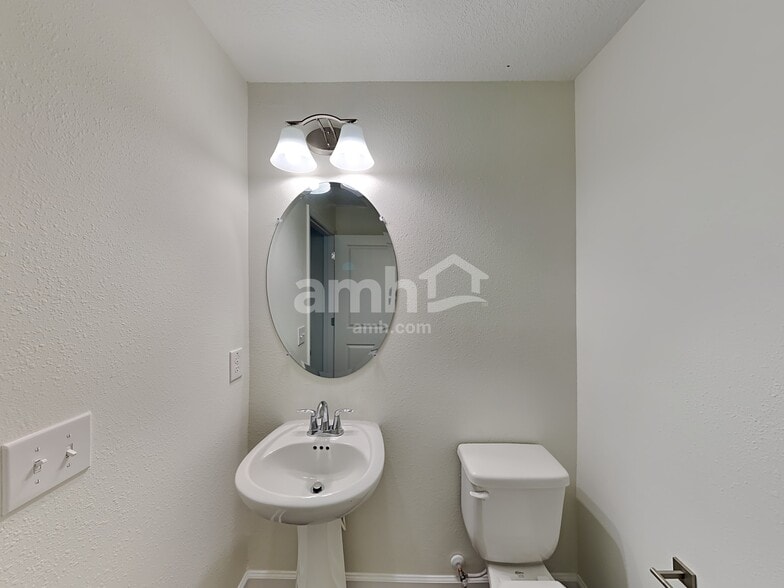 Building Photo - 33915 Ackee Ln