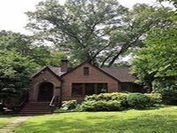 Building Photo - 207 Springdale Dr NE
