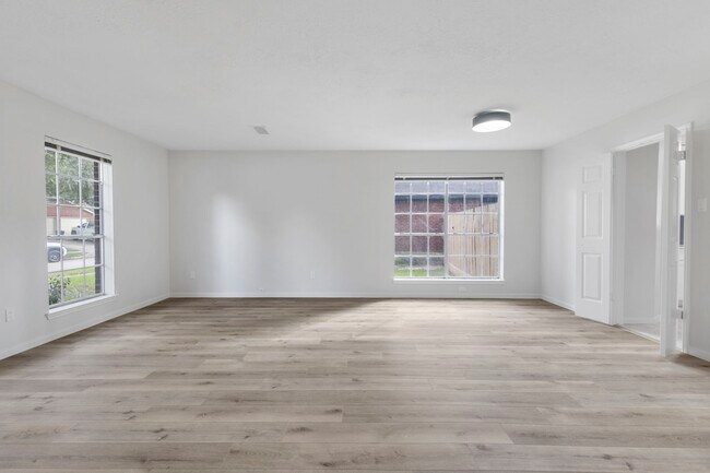 Building Photo - 1815 Moston Dr