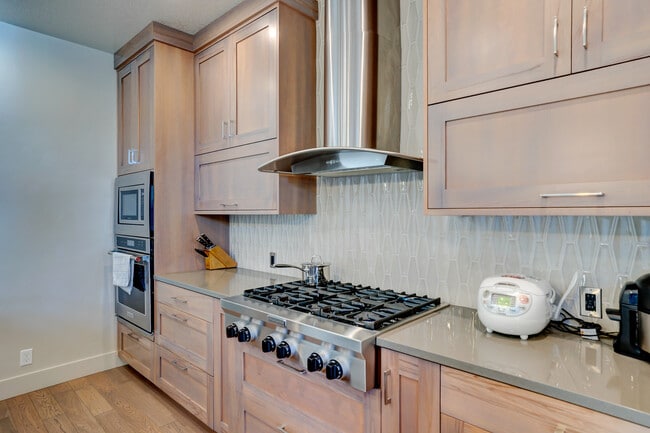 Building Photo - 3045 S Shadywood Way
