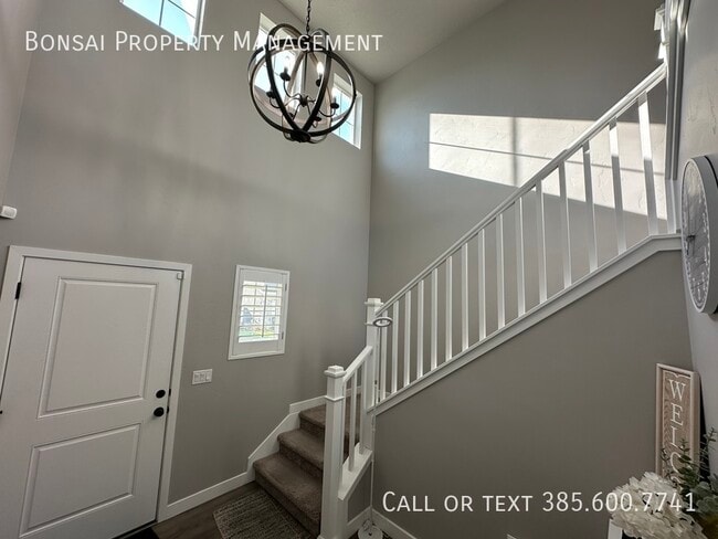 Building Photo - 1524 W Parkview Dr