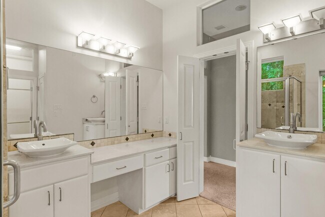 Building Photo - 701 Azie Morton Rd