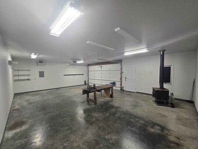 Building Photo - 124 W Water St