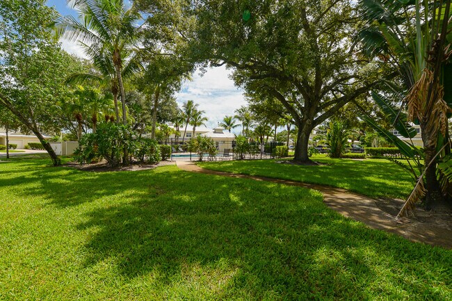Building Photo - 3929 Sabal Way