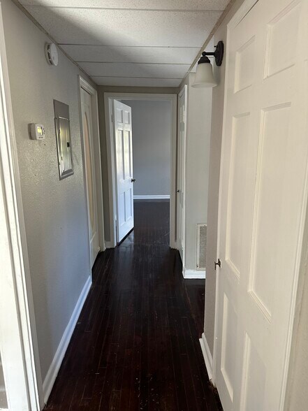 Building Photo - 606 John Page Dr