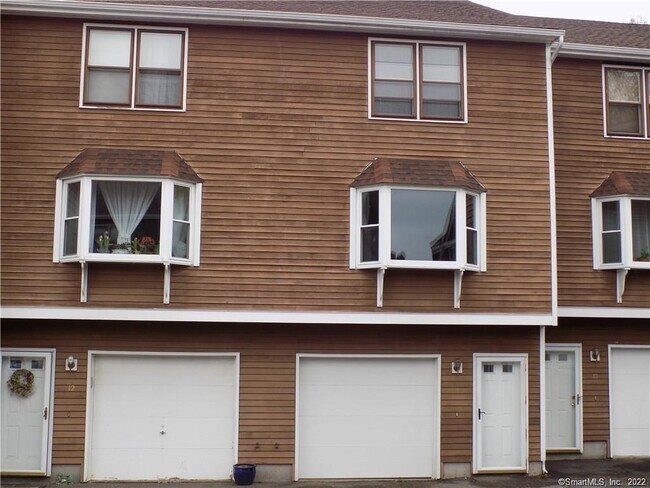 Building Photo - 690 N Colony Rd