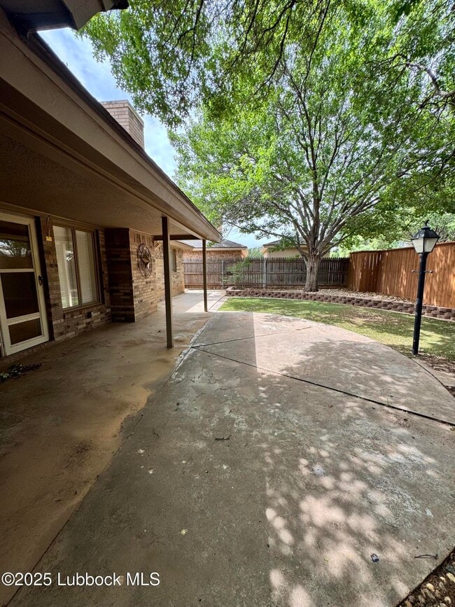 Building Photo - 7712 Grover Ave
