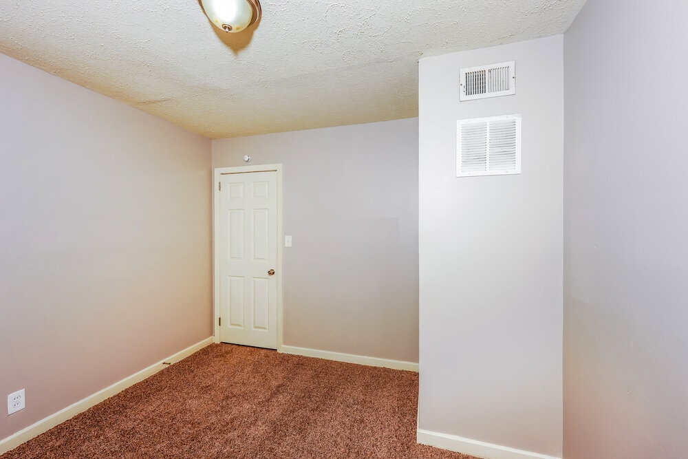 Building Photo - 1722 Rogina Dr
