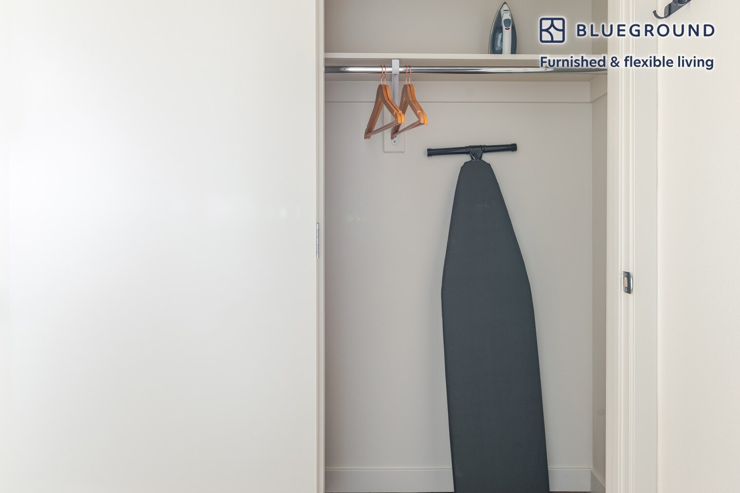 Building Photo - 2333 Calle Del Mundo