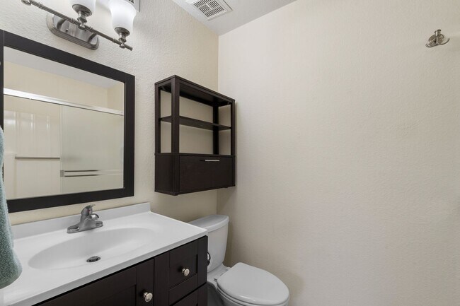 Building Photo - Enjoy this cozy 2 Bedroom, 1.75 Bathrooms, 1.5 Car Garage home in Premier Active Adult Resort Sty...