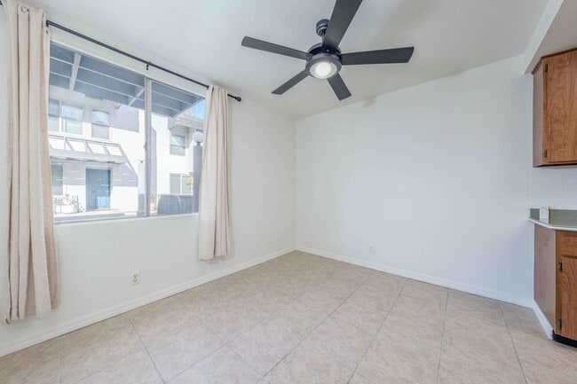 Building Photo - SPACIOUS 2 Bed Townhouse in Garden Grove