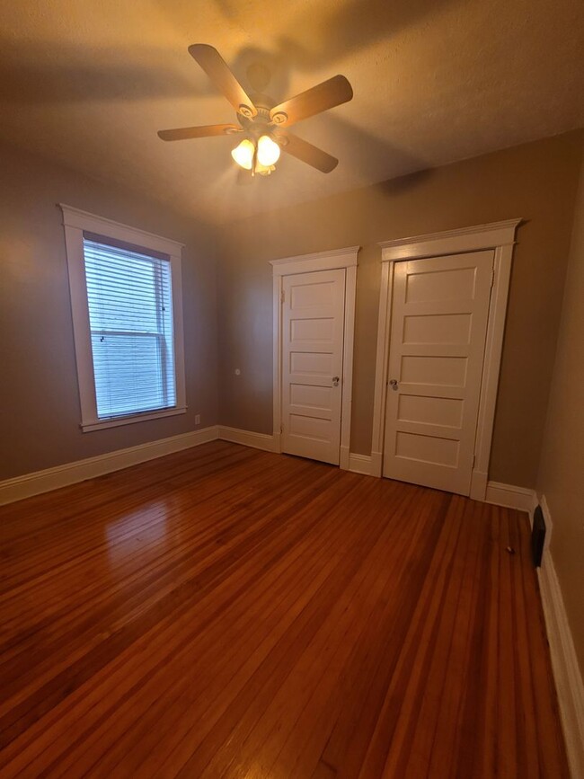 Building Photo - Beautiful Two Bedroom Townhome!