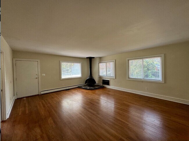 Building Photo - 508 Loblolly Ln