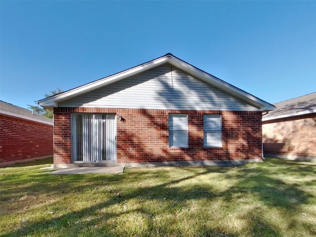 Building Photo - 3155 Boynton Dr