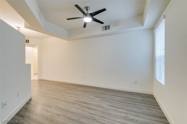 Building Photo - 38 E Serene Ave