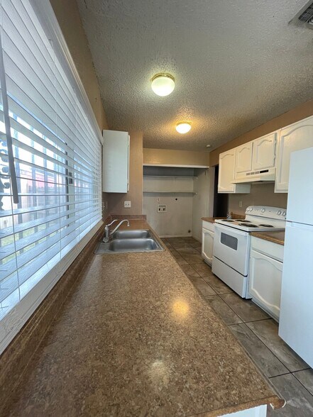 Building Photo - 11630 Spring Trail Dr