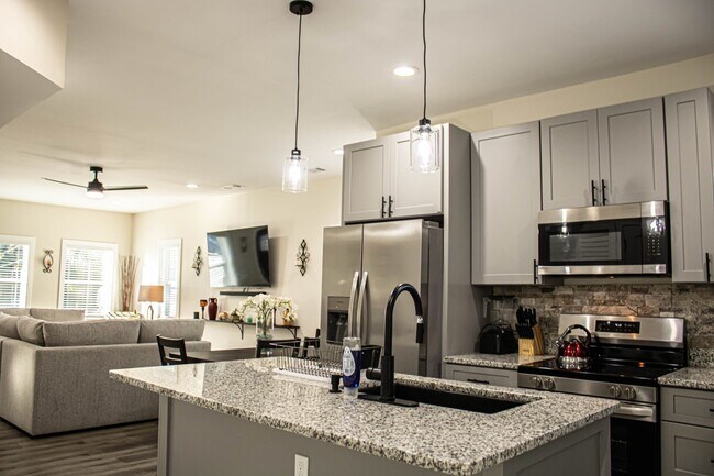 Building Photo - 2813 Mead Rd