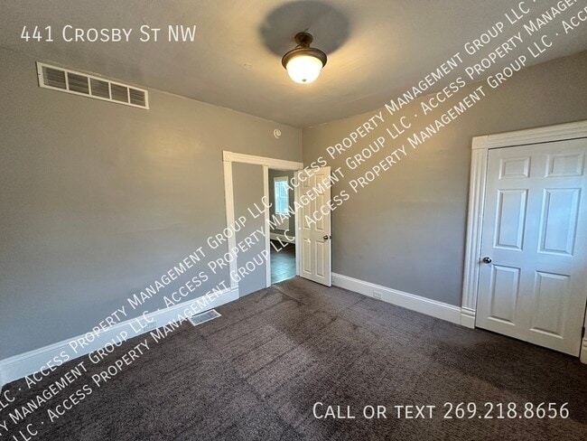 Building Photo - 441 Crosby St NW