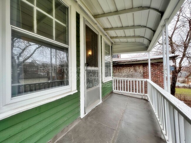 Building Photo - 1525 Edison St