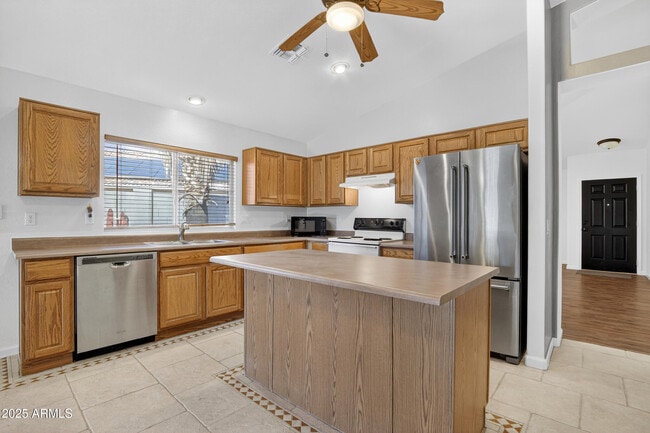 Building Photo - 15481 W Mauna Loa Ln