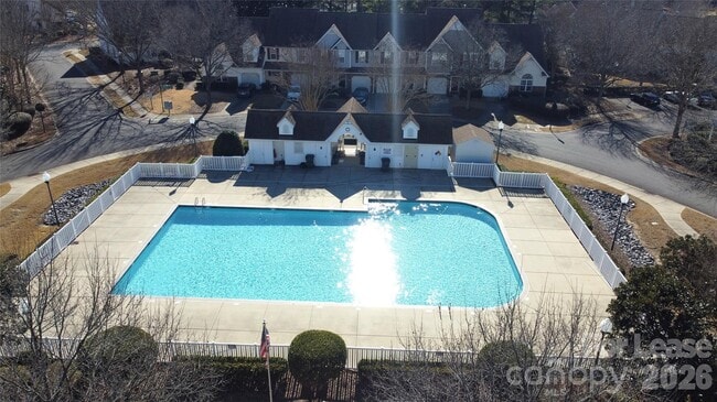 Building Photo - 10924 Alderbrook Ln