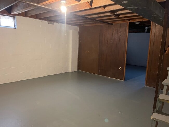 Building Photo - 4944 Fairway Ct