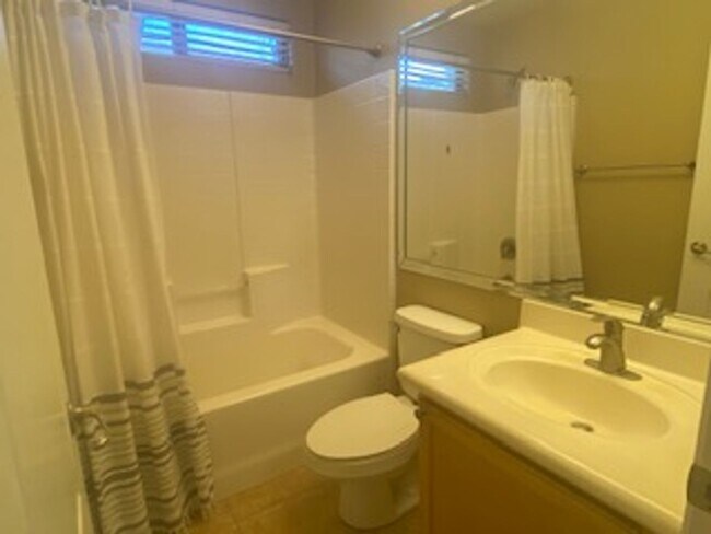 Building Photo - BEAUTIFUL SINGLE LEVEL 3 BEDROOM HOME IN PRIME GILBERT LOCATION.