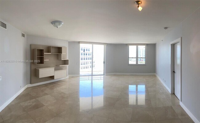 Building Photo - 701 Brickell Key Blvd