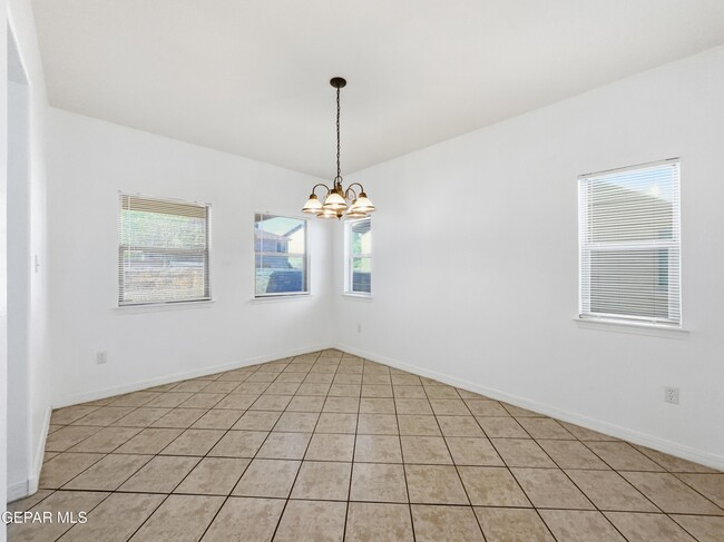 Building Photo - 12753 Tierra Mina Dr