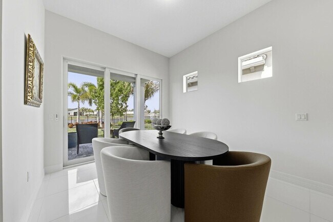 Building Photo - 10332 Northbrook Cir