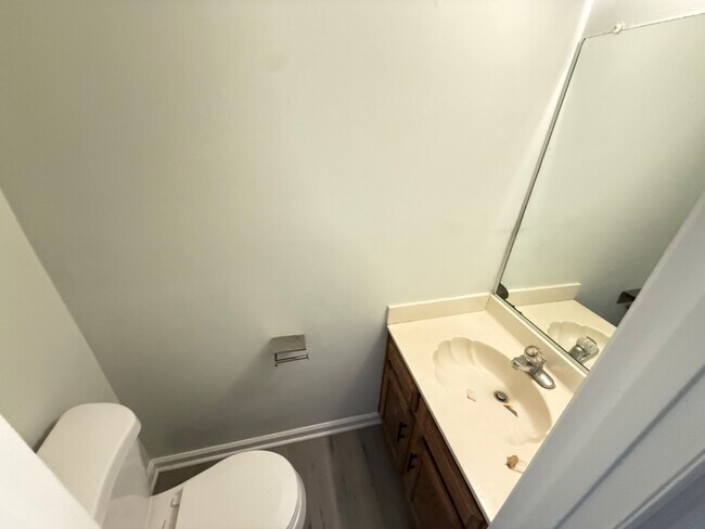 Building Photo - 4 Bedroom Single Family Home in Cary - No HOA