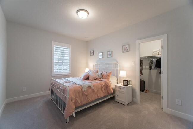 Building Photo - 71 Perennial Cyn Dr