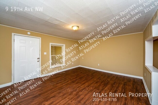 Building Photo - 9 19th Ave NW